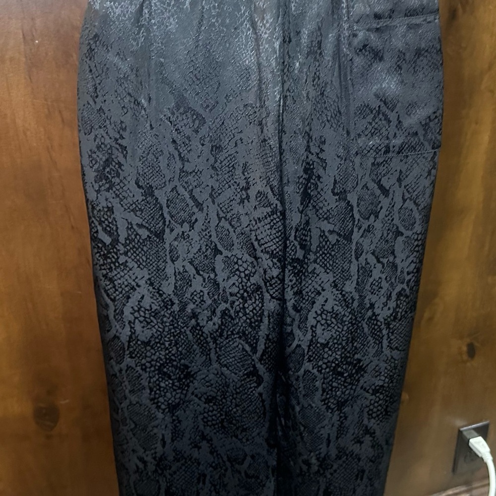 NWT SIZE 2/US M The Kooples Black Patterned Cropped Pants - Picture 6 of 13